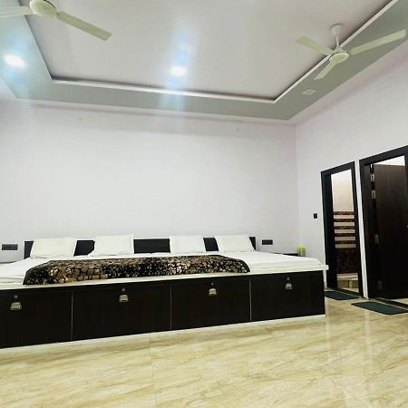 Hotel Rudra Residency Near Railway Station 마투라 외부 사진