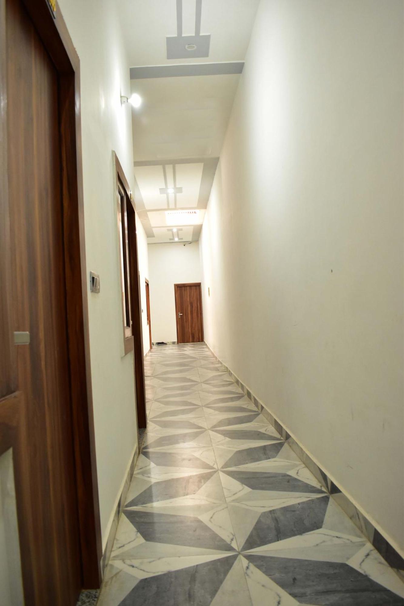 Hotel Rudra Residency Near Railway Station 마투라 외부 사진