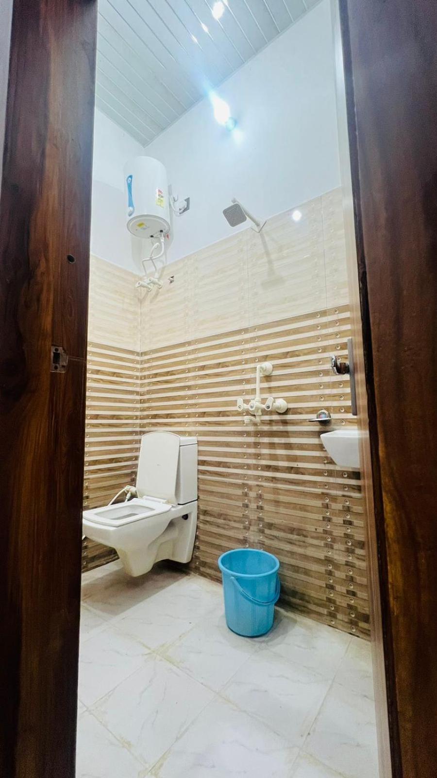 Hotel Rudra Residency Near Railway Station 마투라 외부 사진