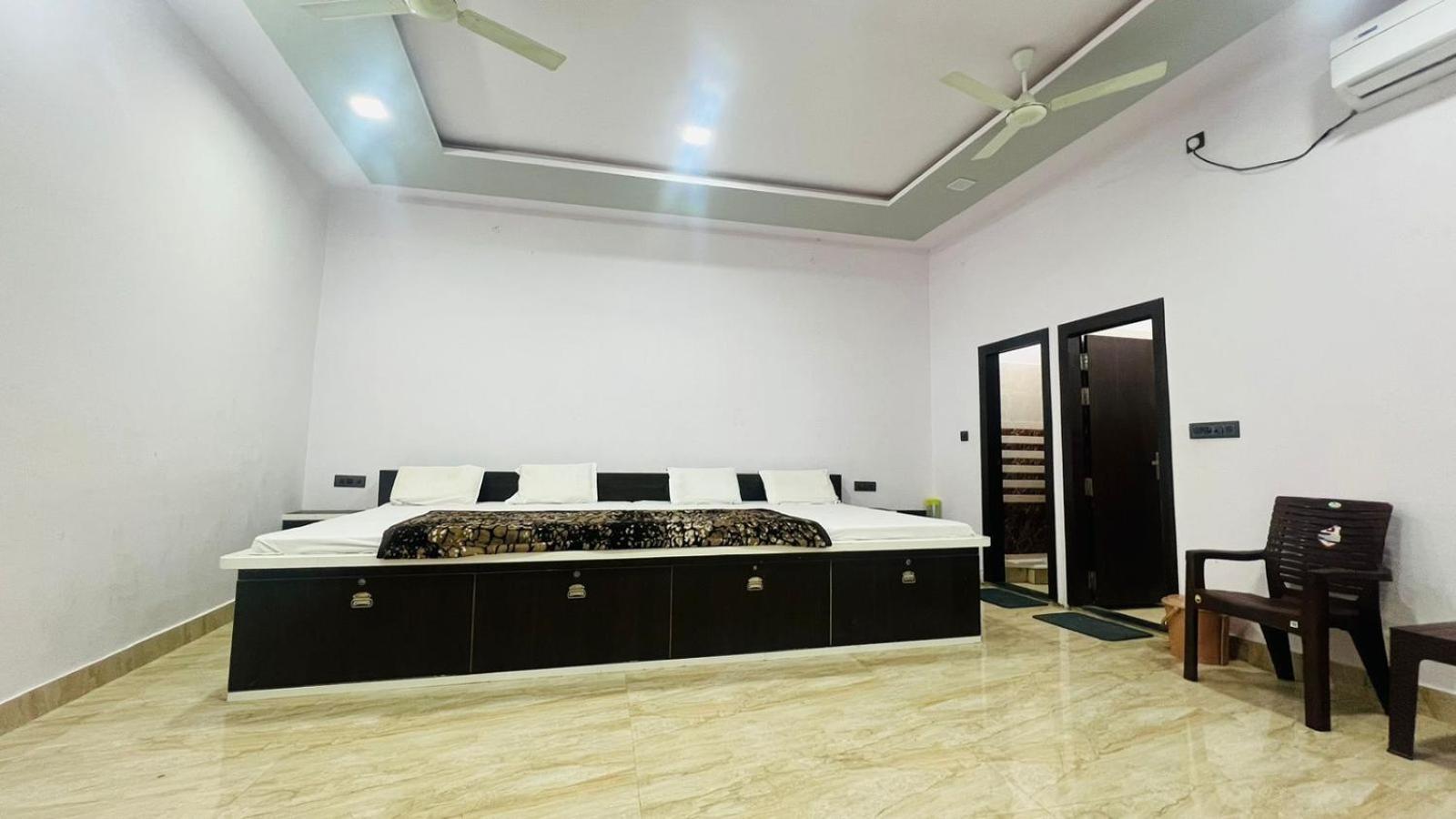 Hotel Rudra Residency Near Railway Station 마투라 외부 사진