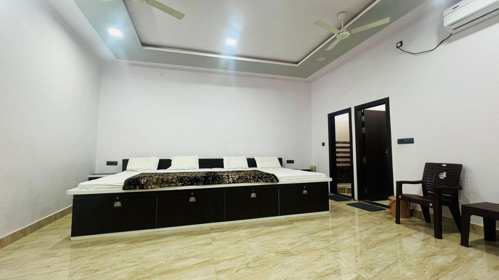 Hotel Rudra Residency Near Railway Station 마투라 외부 사진