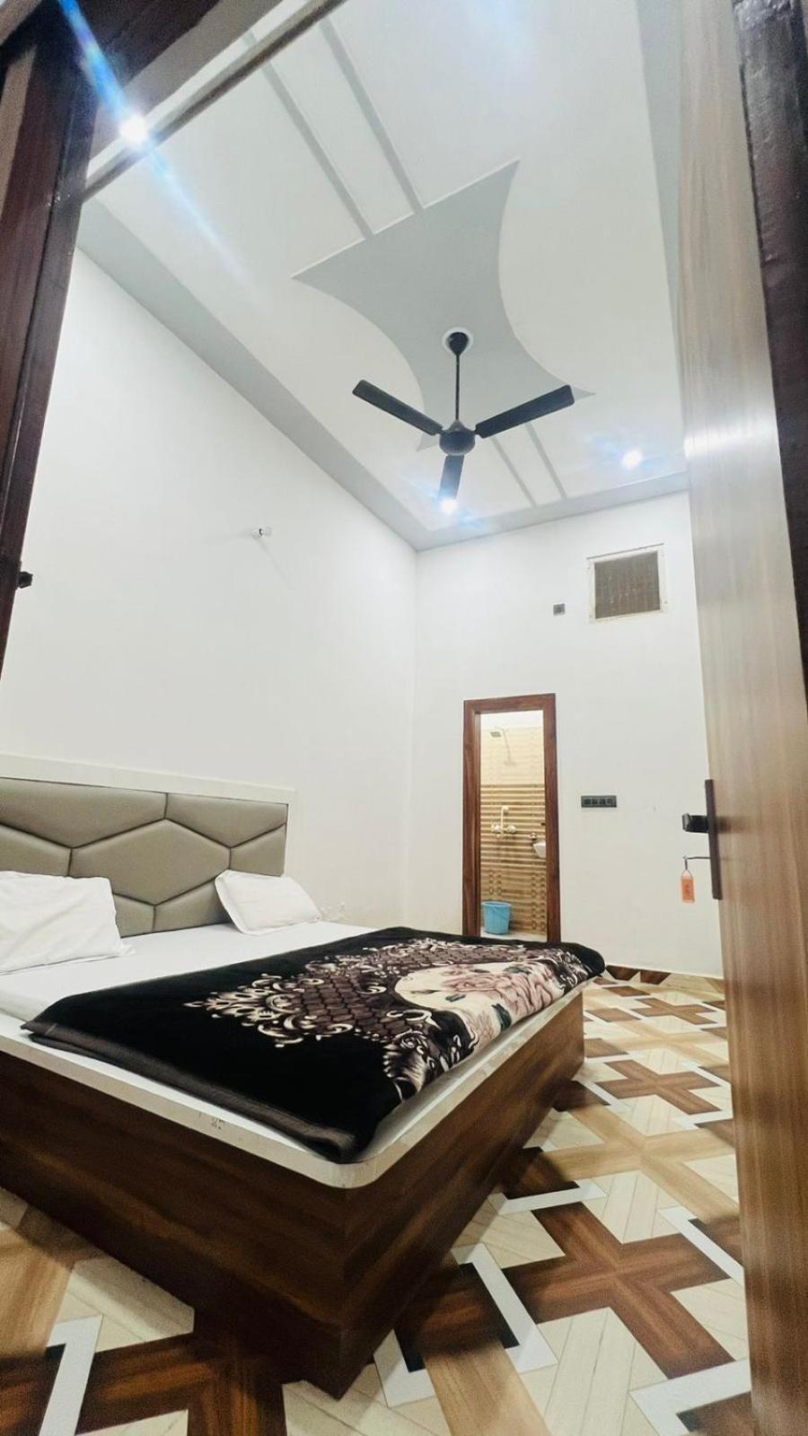 Hotel Rudra Residency Near Railway Station 마투라 외부 사진