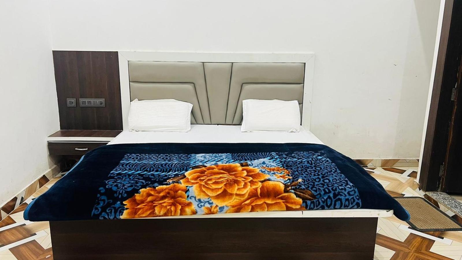 Hotel Rudra Residency Near Railway Station 마투라 외부 사진