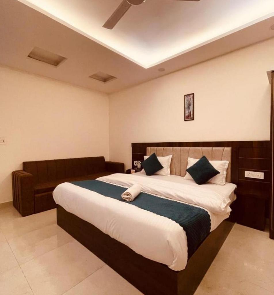Hotel Rudra Residency Near Railway Station 마투라 외부 사진